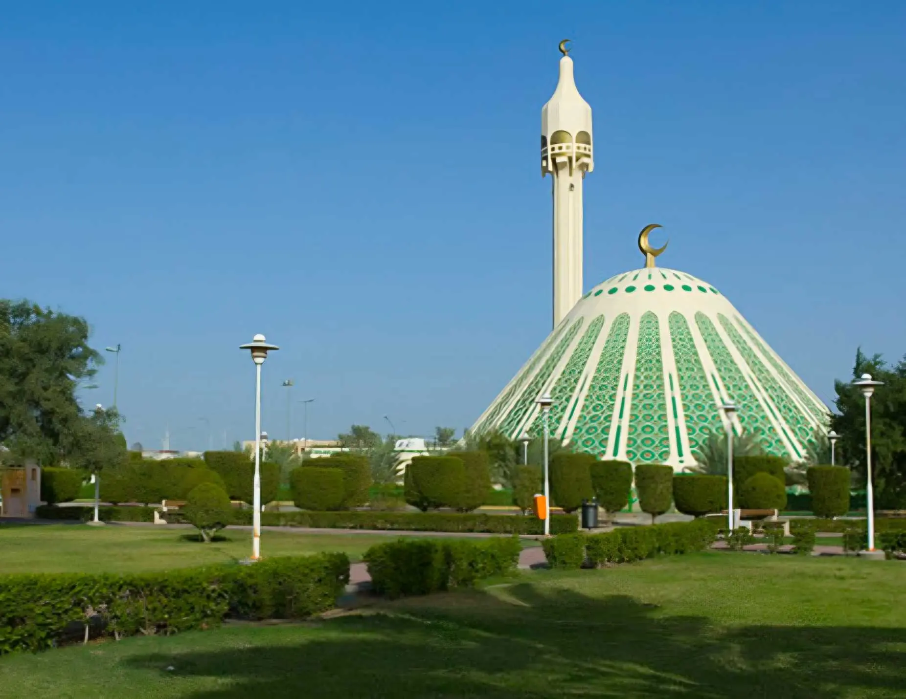 للبيع - عبدالله السالم