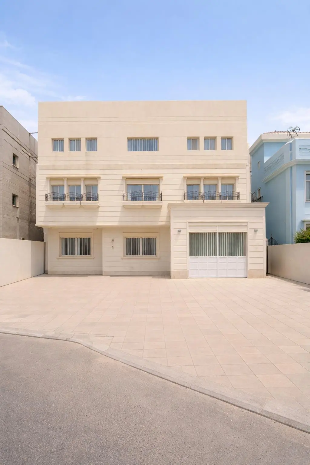 للبيع - علي صباح السالم