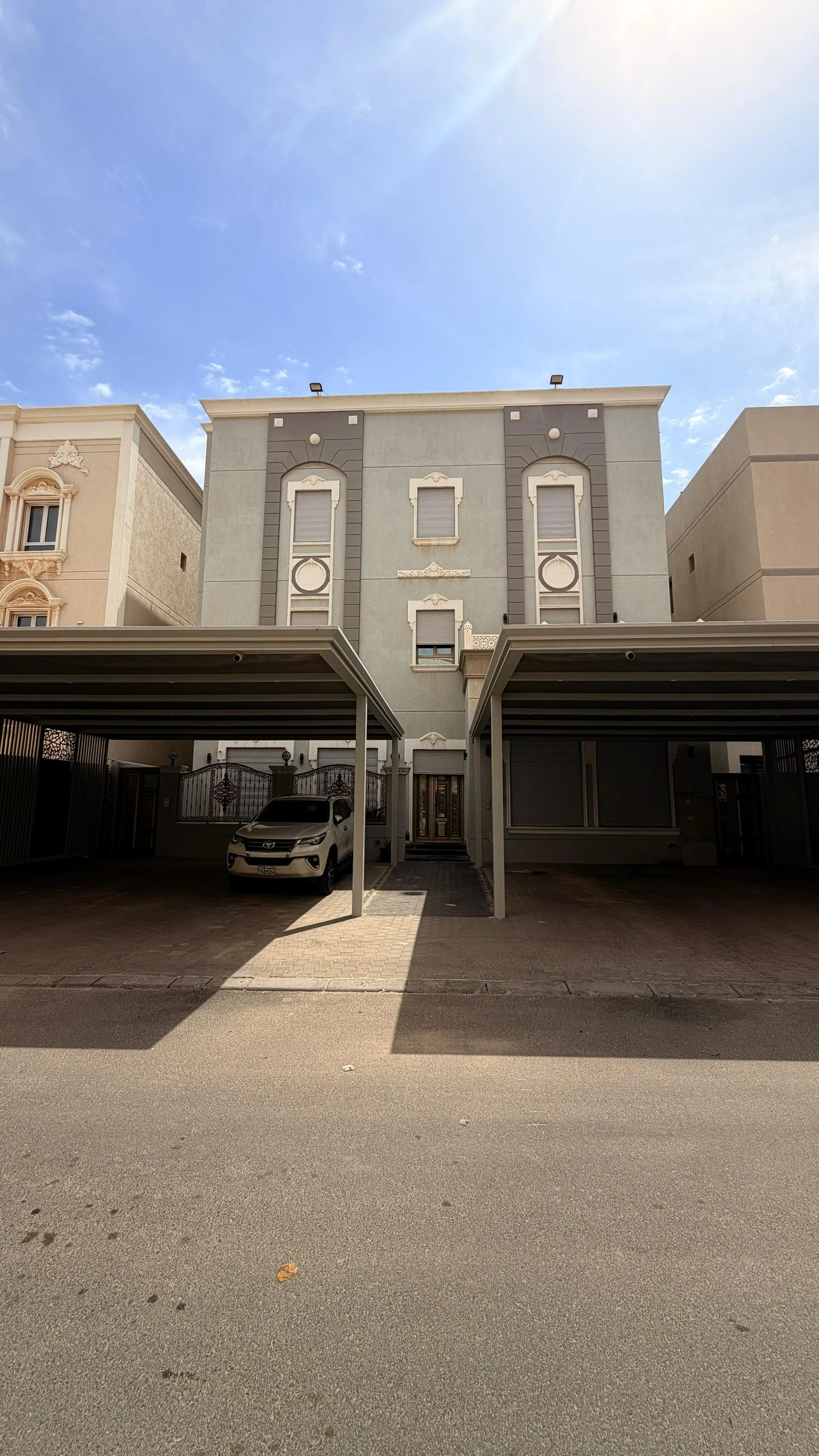 للبيع قسيمة في غرب عبدالله المبارك