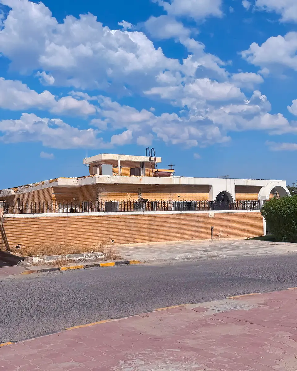 بيت هدام في الروضة