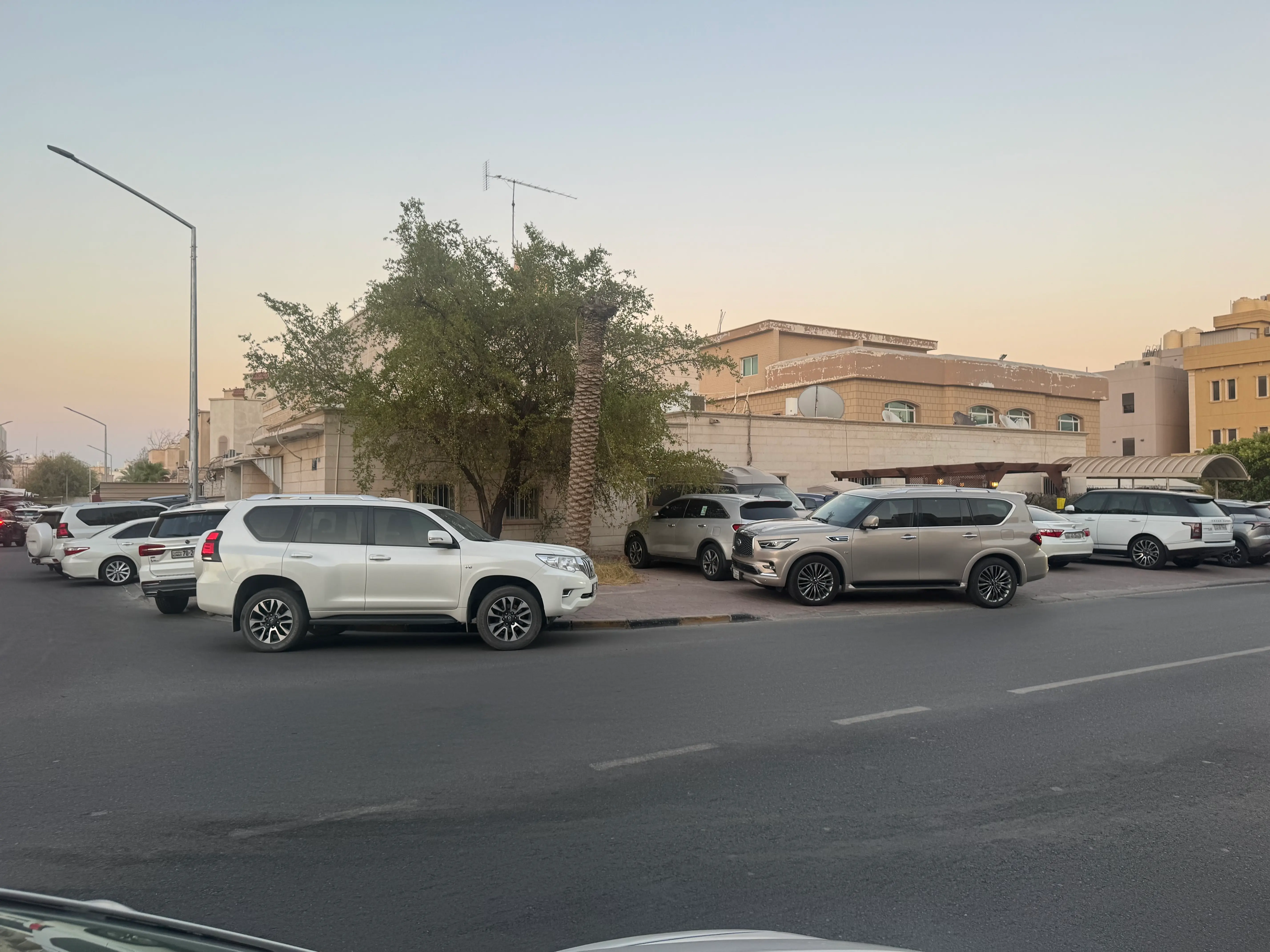 للبيع بيت في الرميثيه موقع وارتداد 