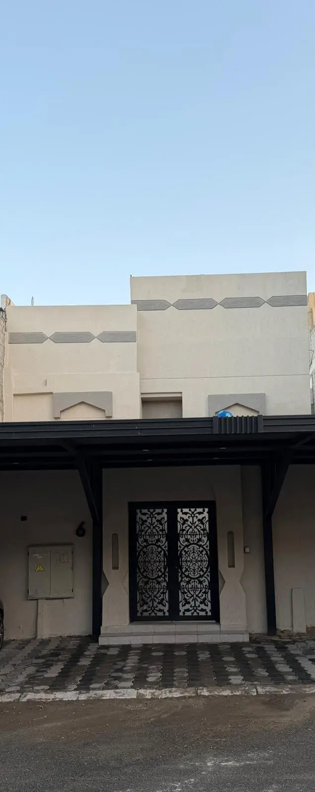 للبيع بيت بالواحة مجدد بالكامل نضيف جدا