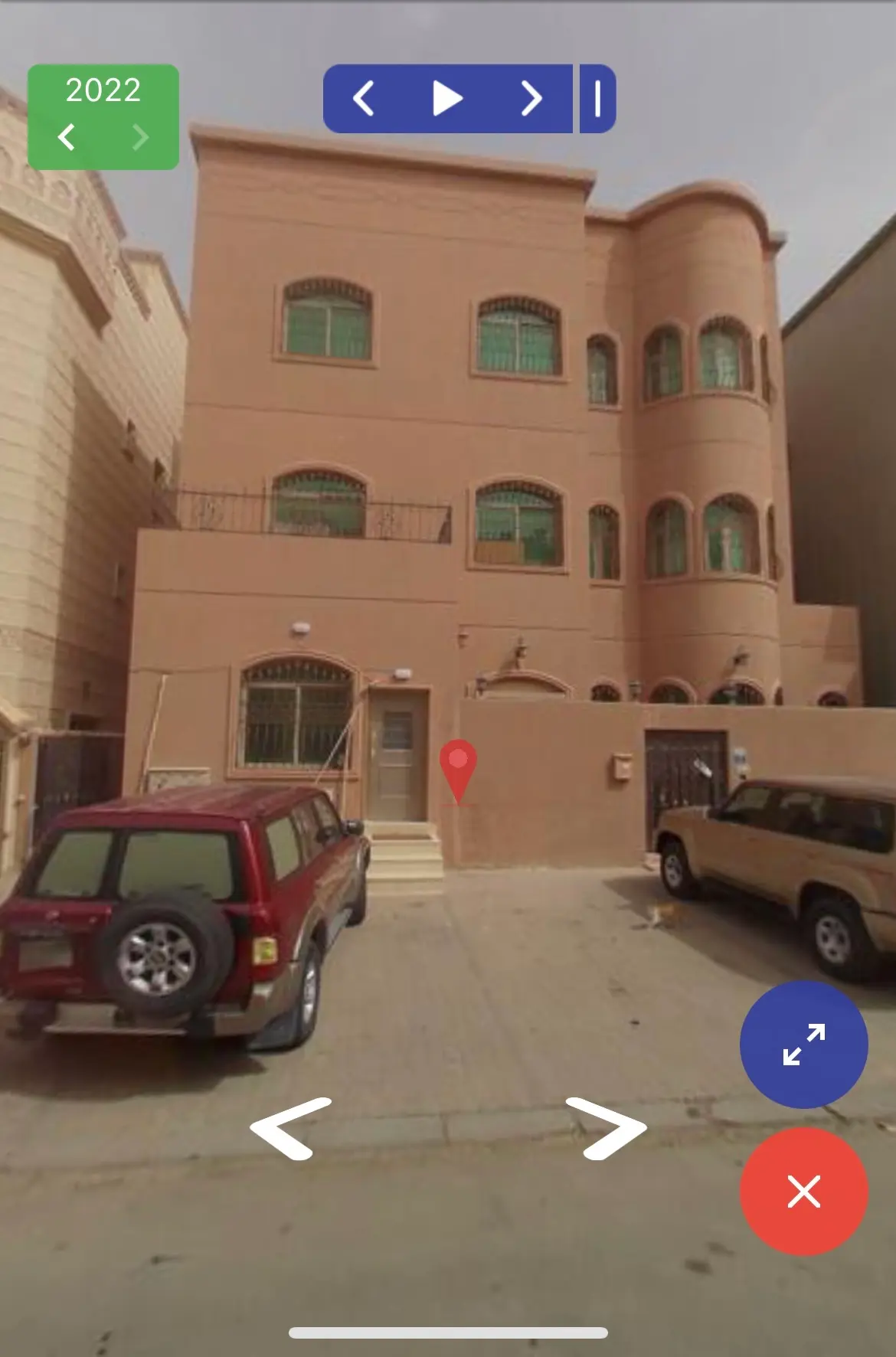 للبيع بيت دورين و نص  بسعدالعبدالله قطعه ٢ 