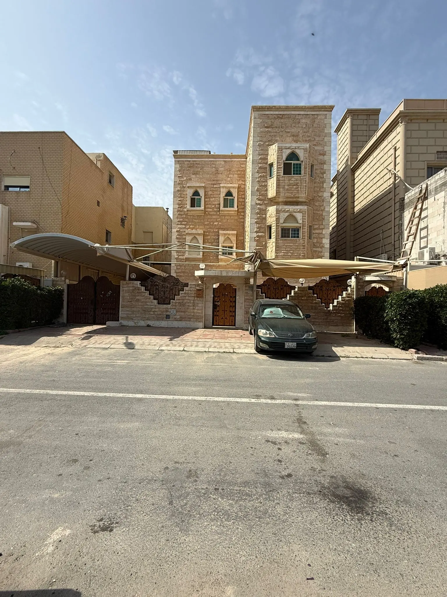 للبيع بيت في القرين