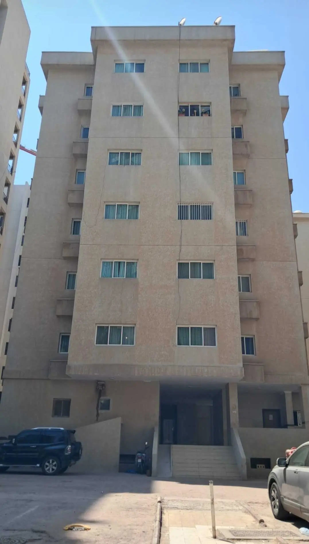 5 Buildings on 5 Plots