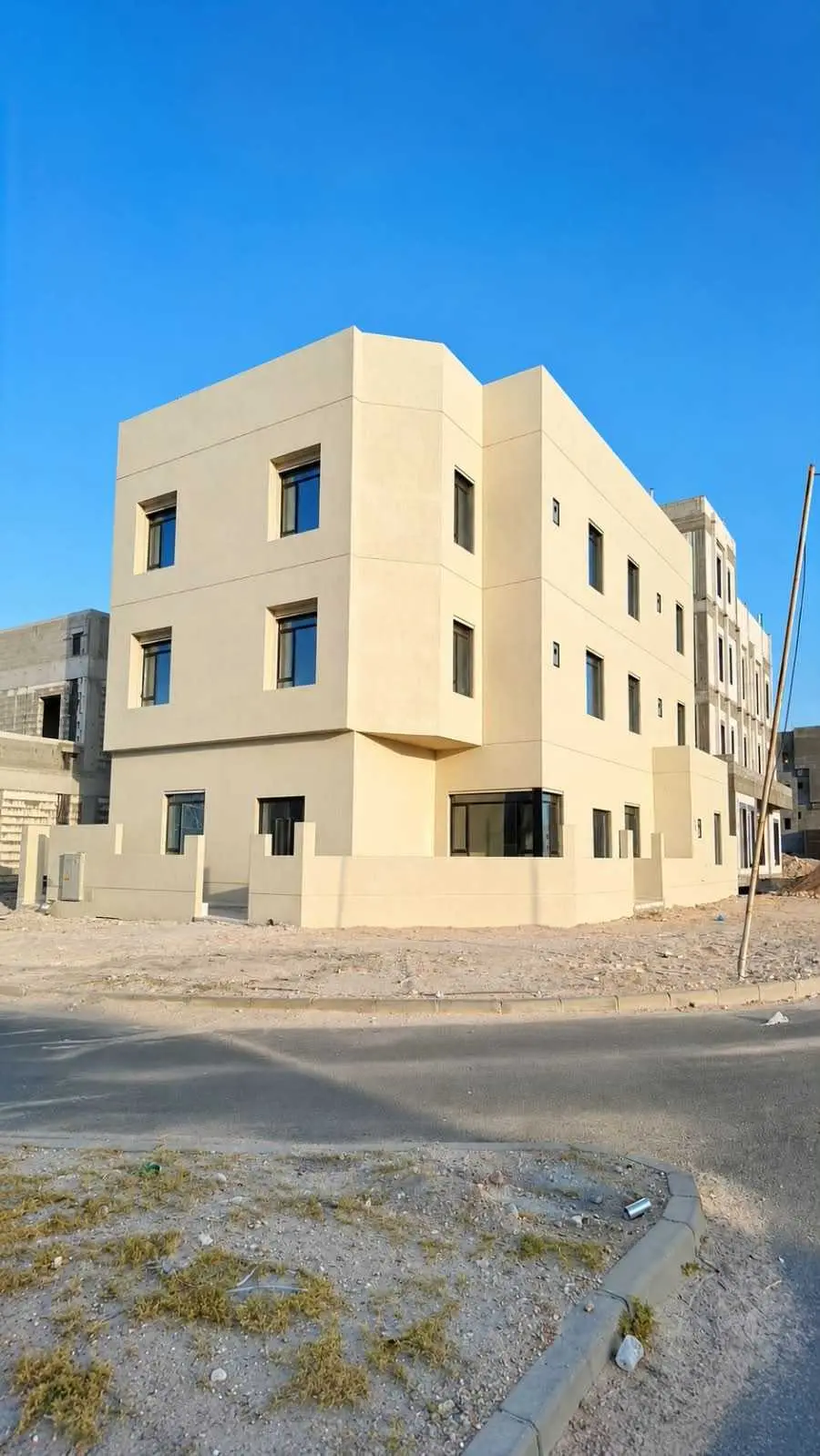 للبيع قسيمة زاوية بالمطلاع 