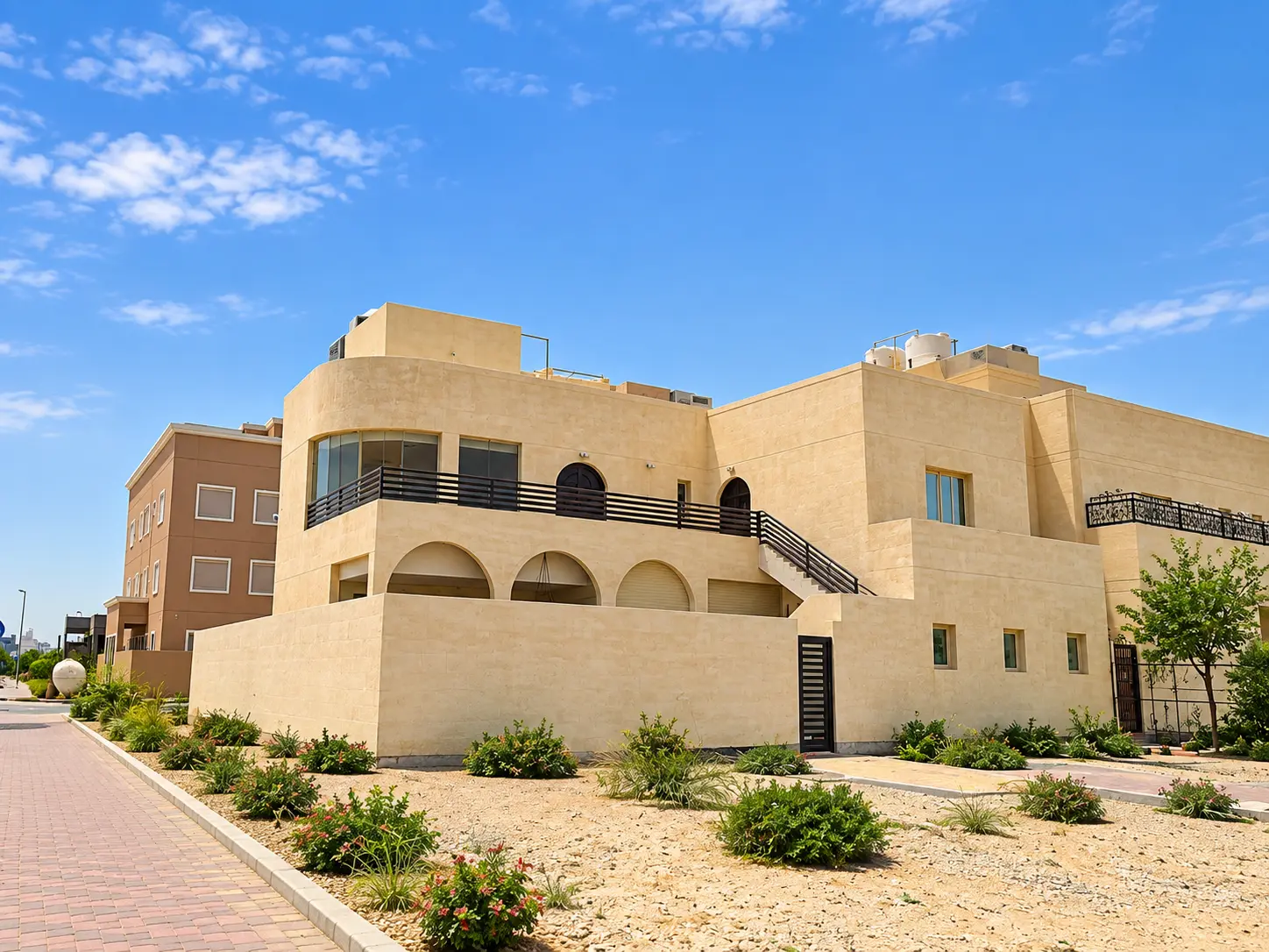 للبيع فيلا 600 بالخيران السكنية 