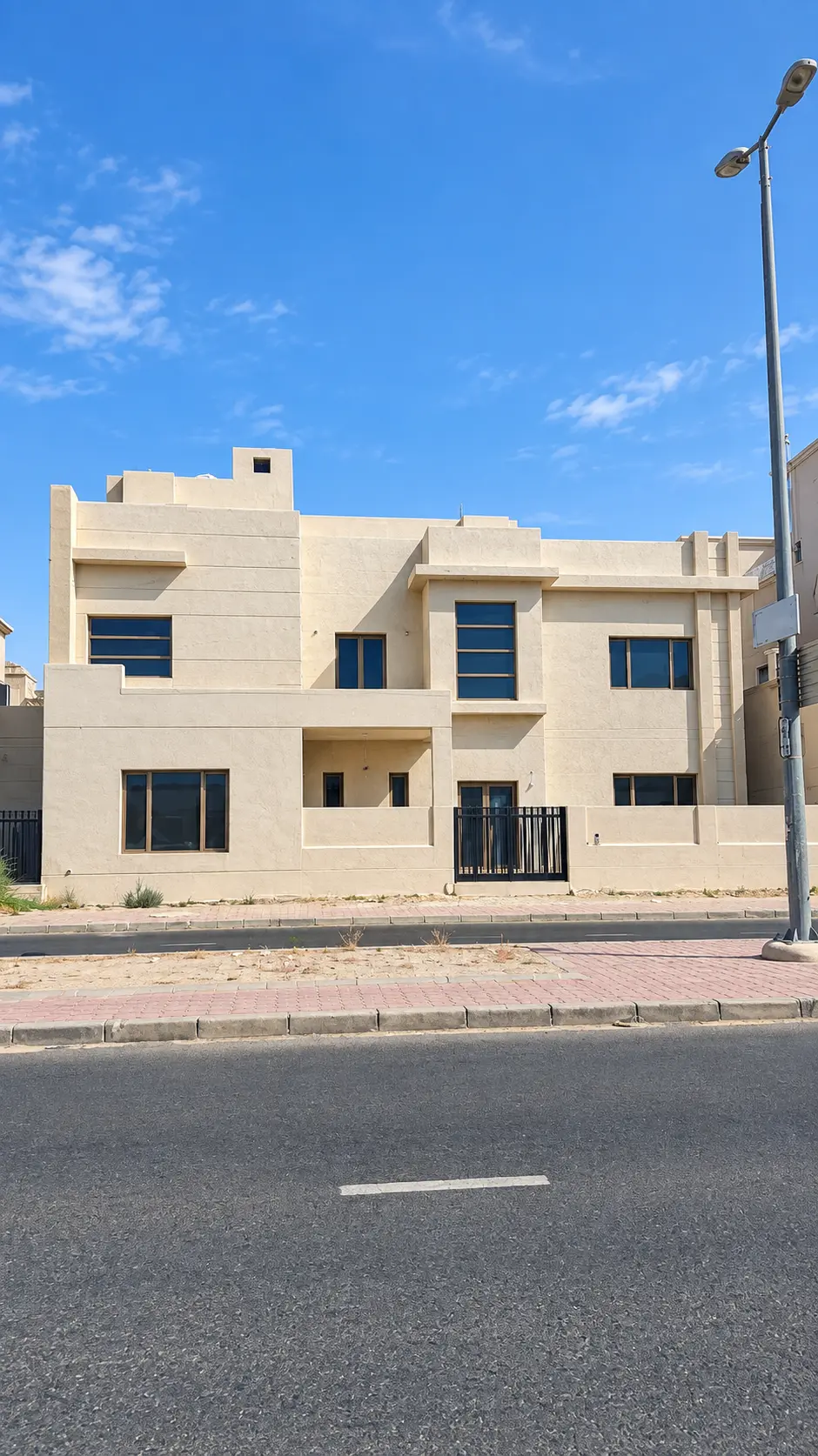 للبيع بيت في صباح الاحمد 