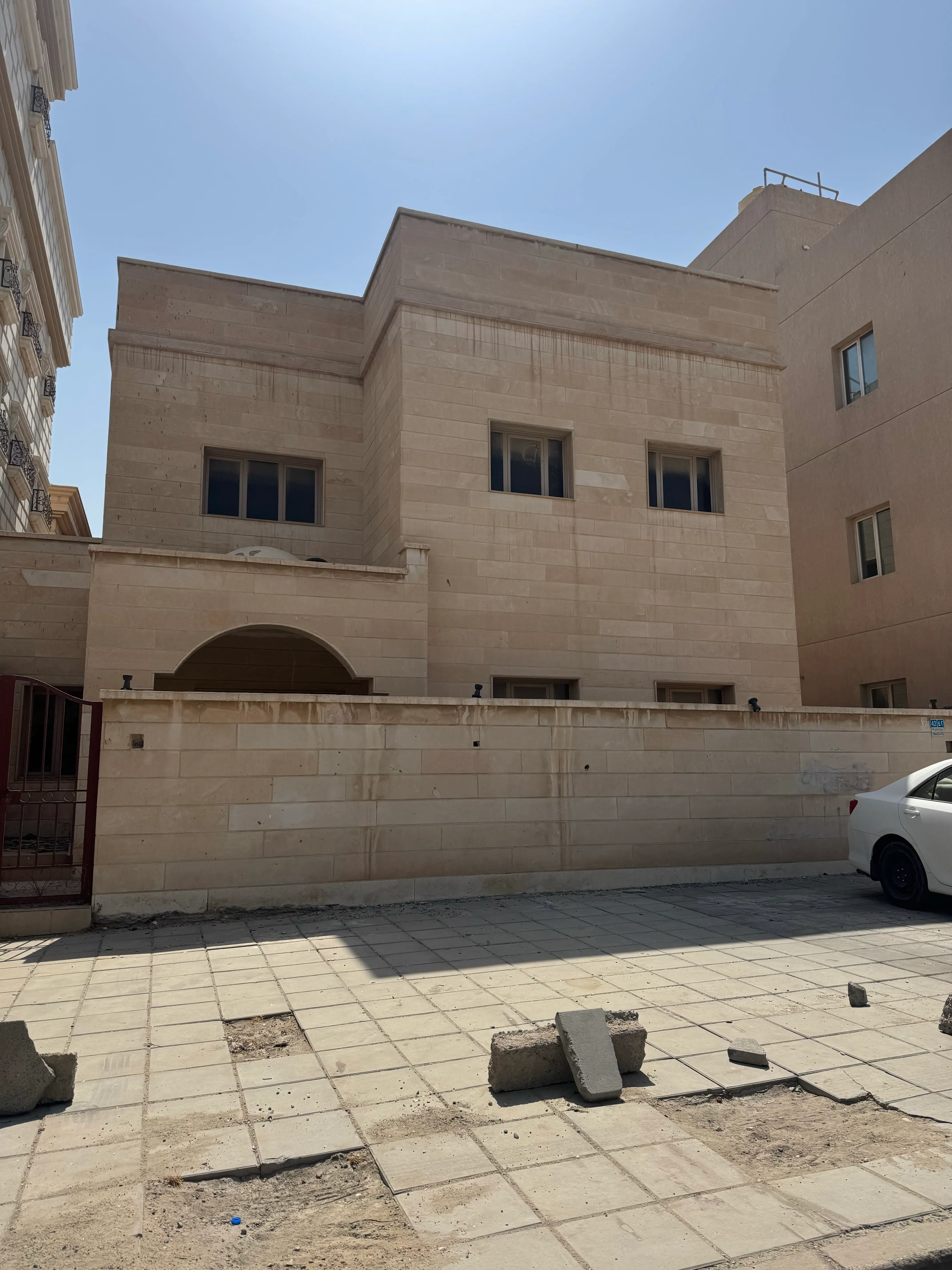 للبيع بيت في منطقة علي صباح السالم