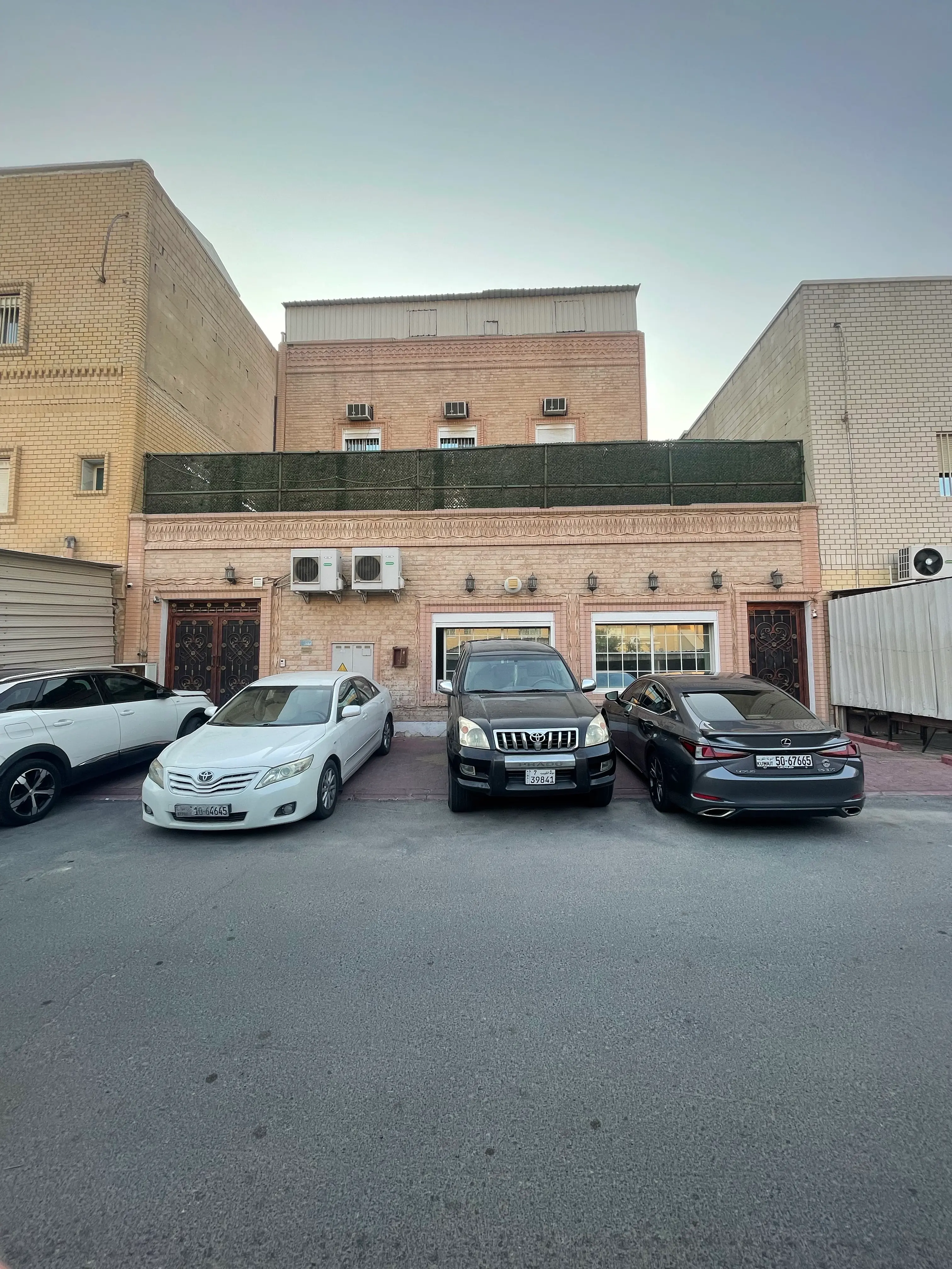 للبيع بيت في جابر العلي